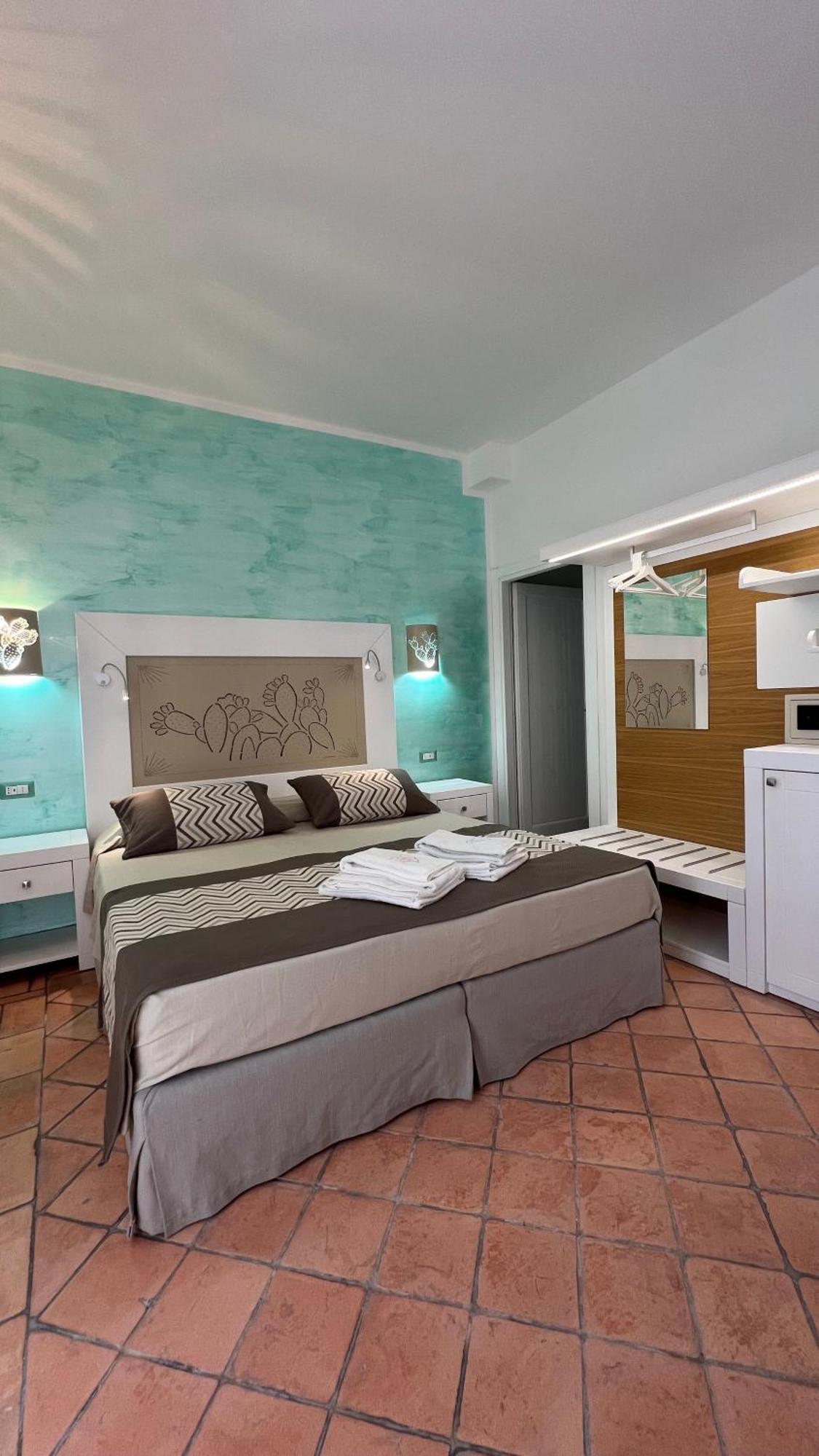 Rooms Apartaments Santa Teresa Capo Testa Ngoại thất bức ảnh